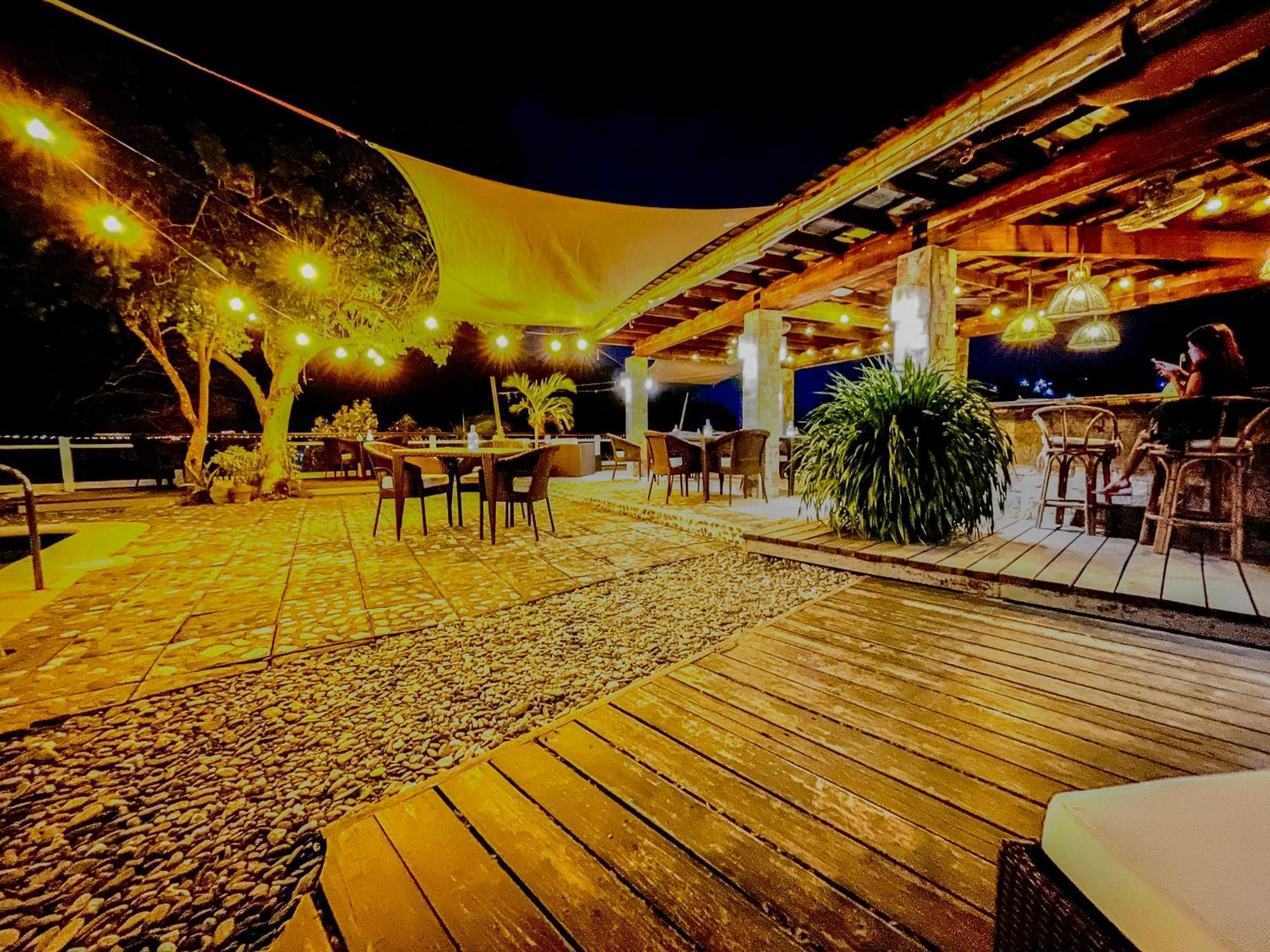 Edgewater Dive & Spa Resort Puerto Galera Kültér fotó