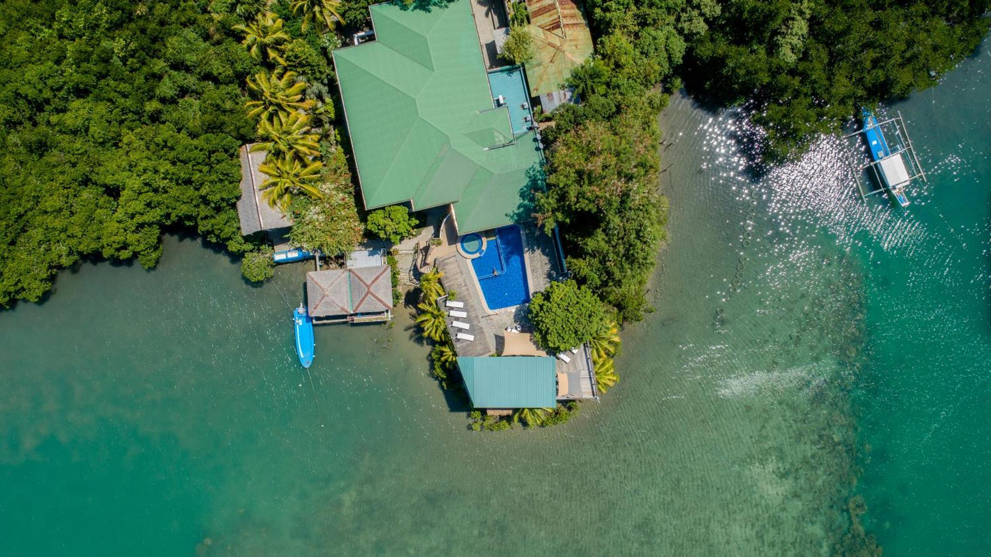 Edgewater Dive & Spa Resort Puerto Galera Kültér fotó