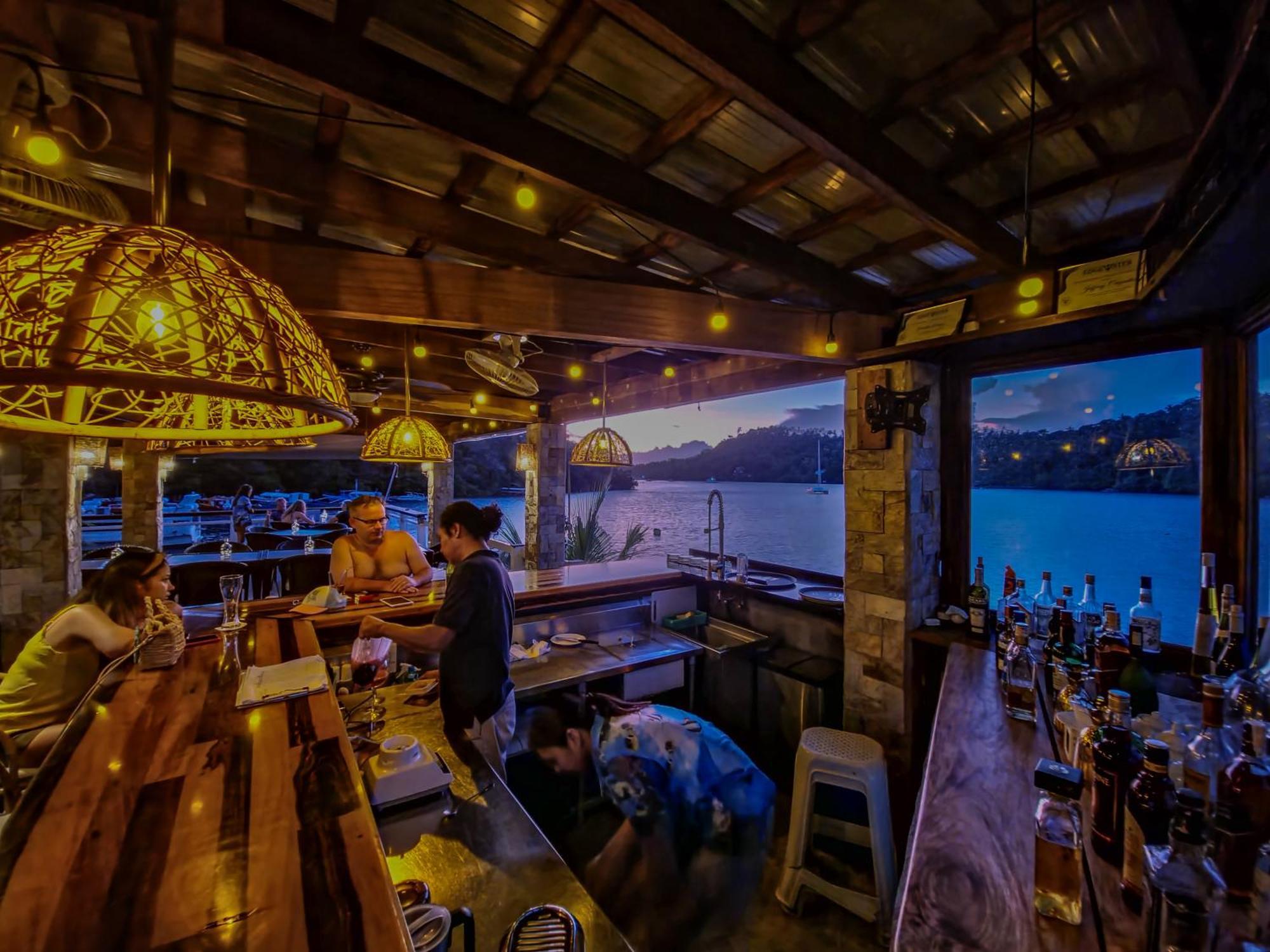 Edgewater Dive & Spa Resort Puerto Galera Kültér fotó
