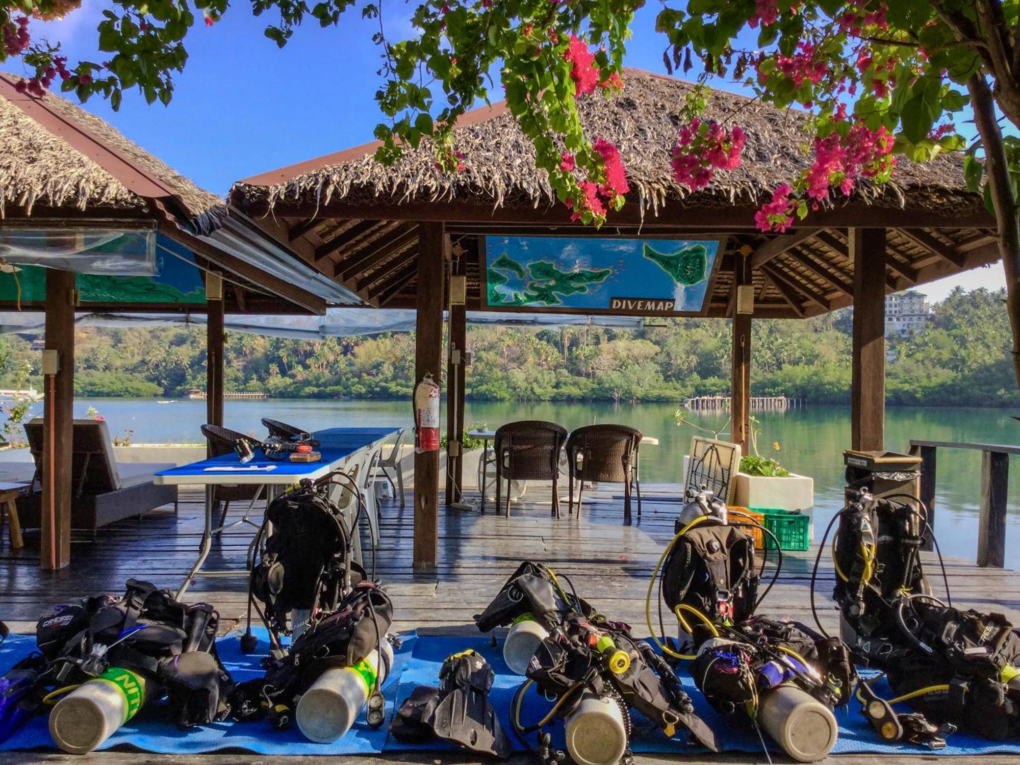 Edgewater Dive & Spa Resort Puerto Galera Kültér fotó