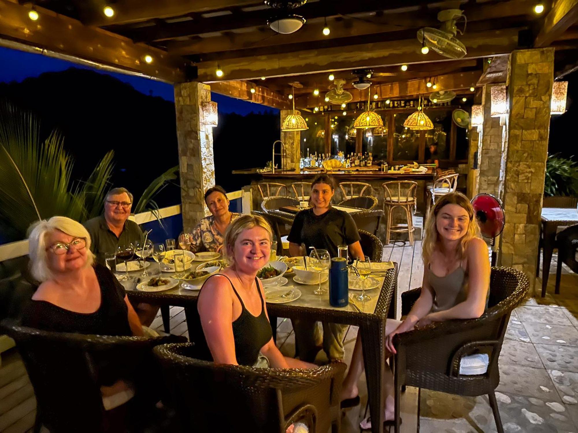 Edgewater Dive & Spa Resort Puerto Galera Kültér fotó