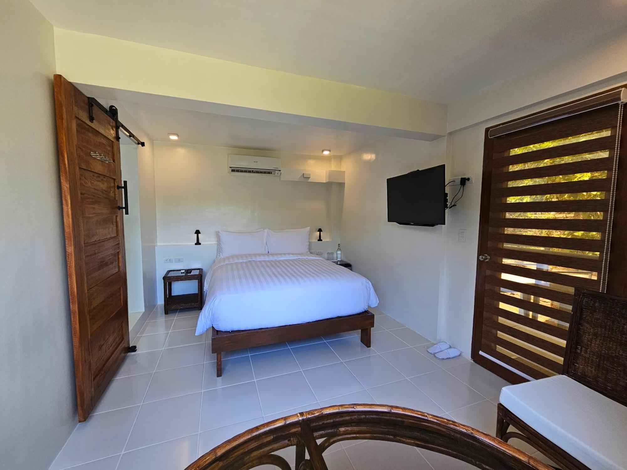 Edgewater Dive & Spa Resort Puerto Galera Kültér fotó