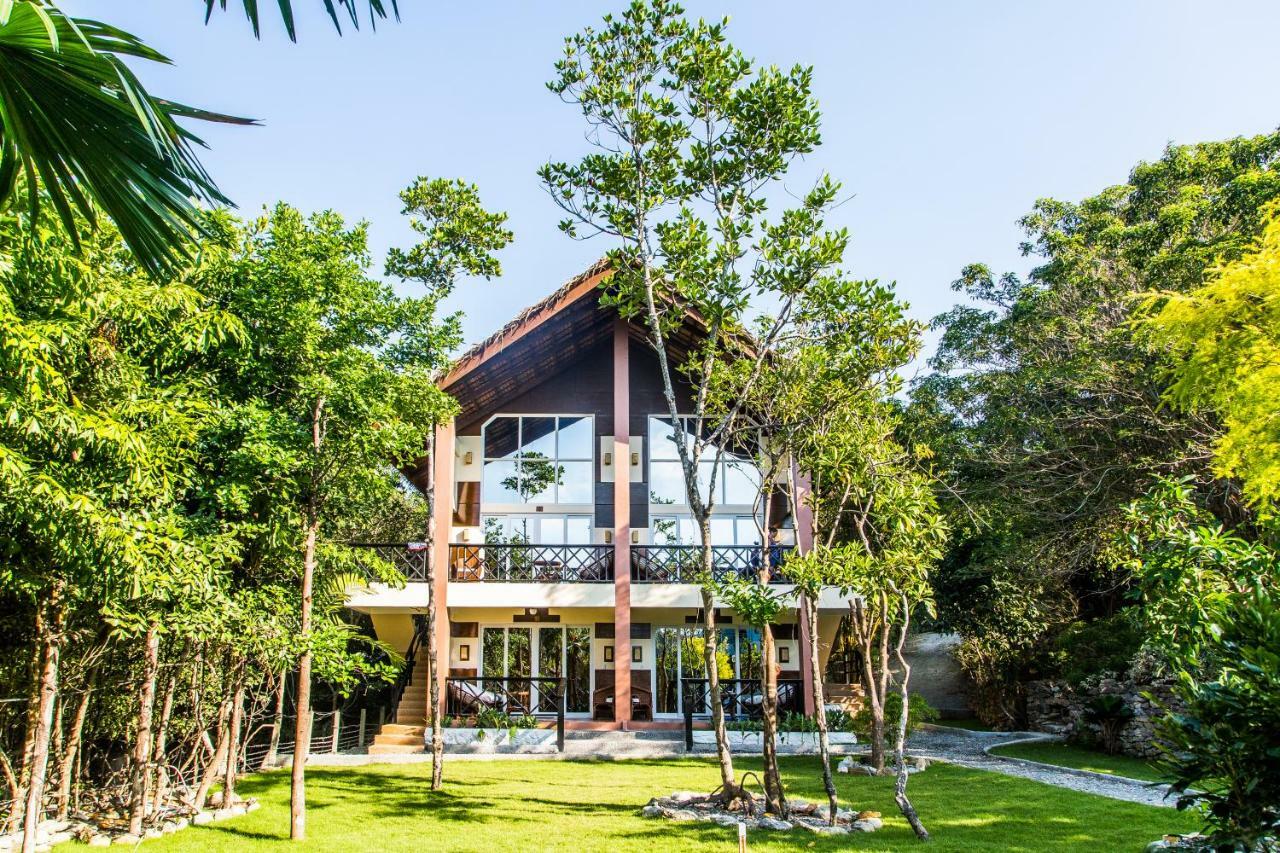 Edgewater Dive & Spa Resort Puerto Galera Kültér fotó